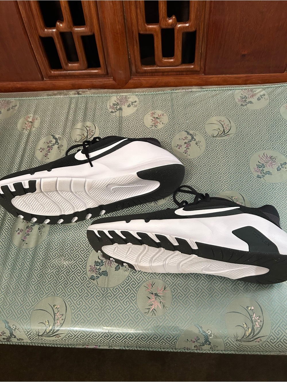Nike Black and White Running Shoes